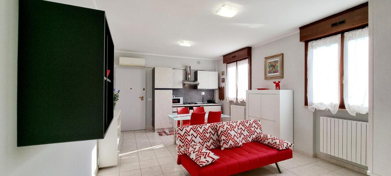 Guest Holiday Bari Reggio Emilia Exterior foto